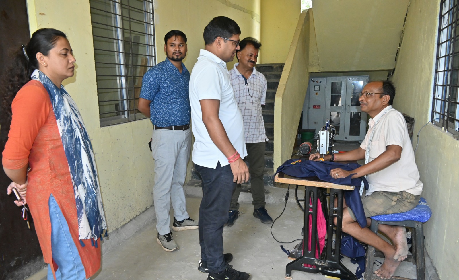 प्रधानमंत्री आवास योजना में निवासरत परिवारों से मिलने पहुंचे आयुक्त प्रधानमंत्री आवास योजना में निवासरत परिवारों से मिलने पहुंचे आयुक्त