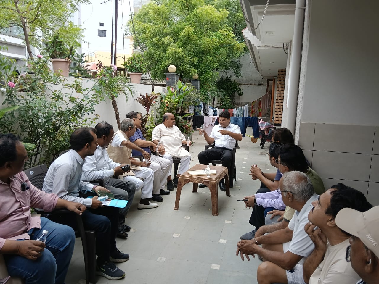 रायपुर उत्तर विधायक पुरंदर मिश्रा और आयुक्त विश्वदीप ने पार्षद प्रदीप वर्मा, अधिकारियों सहित कविता नगर, गीतांजलि नगर के जलभराव क्षेत्रों का निरीक्षण कर दिए आवश्यक निर्देश रायपुर उत्तर विधायक पुरंदर मिश्रा और आयुक्त विश्वदीप ने पार्षद प्रदीप वर्मा, अधिकारियों सहित कविता नगर, गीतांजलि नगर के जलभराव क्षेत्रों का निरीक्षण कर दिए आवश्यक निर्देश