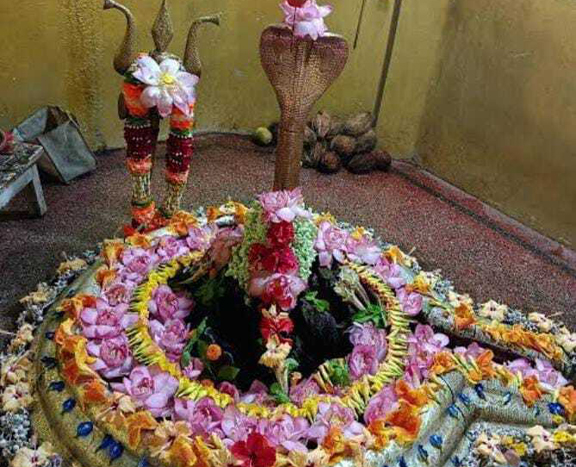 त्रेतायुगीन धरोहर ‘लक्ष्मणेश्वर महादेव मंदिर’ बना धार्मिक पर्यटन का केंद्र त्रेतायुगीन धरोहर ‘लक्ष्मणेश्वर महादेव मंदिर’ बना धार्मिक पर्यटन का केंद्र