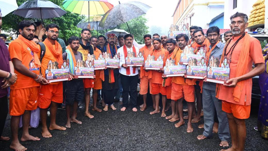 अमरकंटक में 50 हजार से अधिक श्रद्धालुओं कांवड़ियों ने मृत्युंजय आश्रम में ग्रहण की प्रसादी अमरकंटक में 50 हजार से अधिक श्रद्धालुओं कांवड़ियों ने मृत्युंजय आश्रम में ग्रहण की प्रसादी