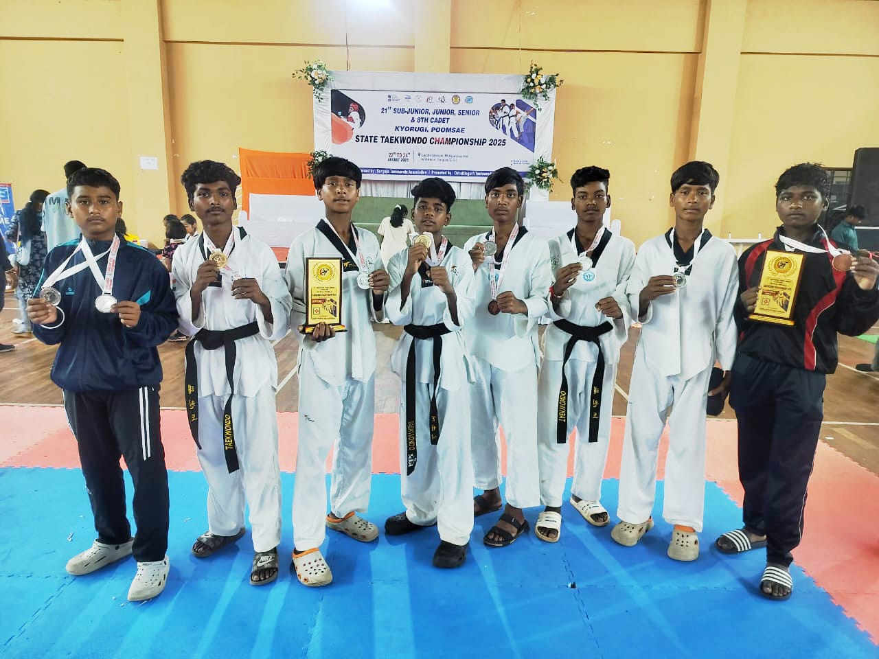 एकलव्य खेल अकादमी के ताइक्वांडो खिलाड़ियों का नेशनल में चयन एकलव्य खेल अकादमी के ताइक्वांडो खिलाड़ियों का नेशनल में चयन