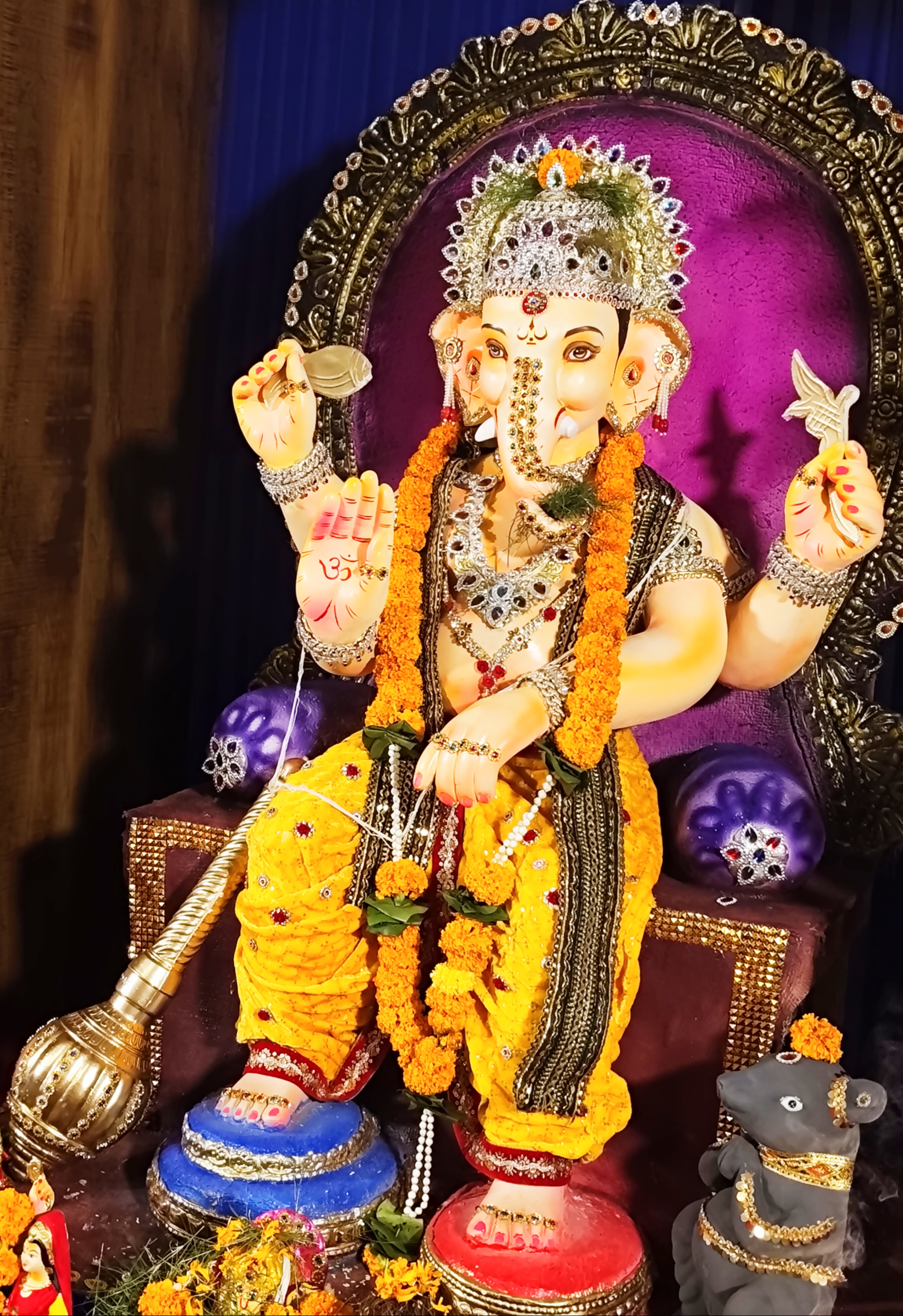 महाराष्ट्र मंडल में वैदिक मंत्रोच्चार के साथ श्रीगणेश प्रतिमा स्थापित महाराष्ट्र मंडल में वैदिक मंत्रोच्चार के साथ श्रीगणेश प्रतिमा स्थापित