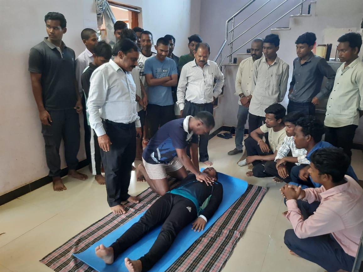 "प्रोजेक्ट क्लीन" के तहत छात्रावास का गया किया निरीक्षण, जीवन रक्षक सीपीआर प्रणाली का दिया प्रशिक्षण "प्रोजेक्ट क्लीन" के तहत छात्रावास का गया किया निरीक्षण, जीवन रक्षक सीपीआर प्रणाली का दिया प्रशिक्षण