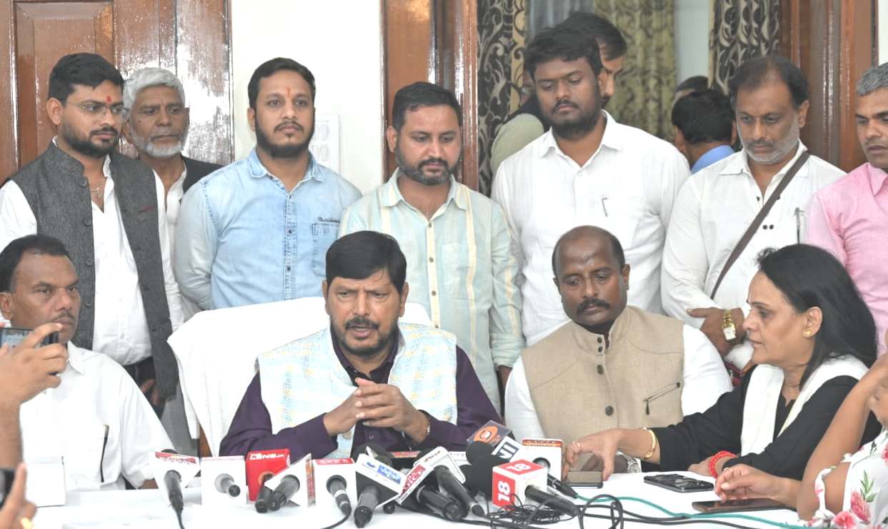 सामाजिक न्याय एवं अधिकारिता राज्य मंत्री रामदास अठावले का छत्तीसगढ़ प्रवास सामाजिक न्याय एवं अधिकारिता राज्य मंत्री रामदास अठावले का छत्तीसगढ़ प्रवास