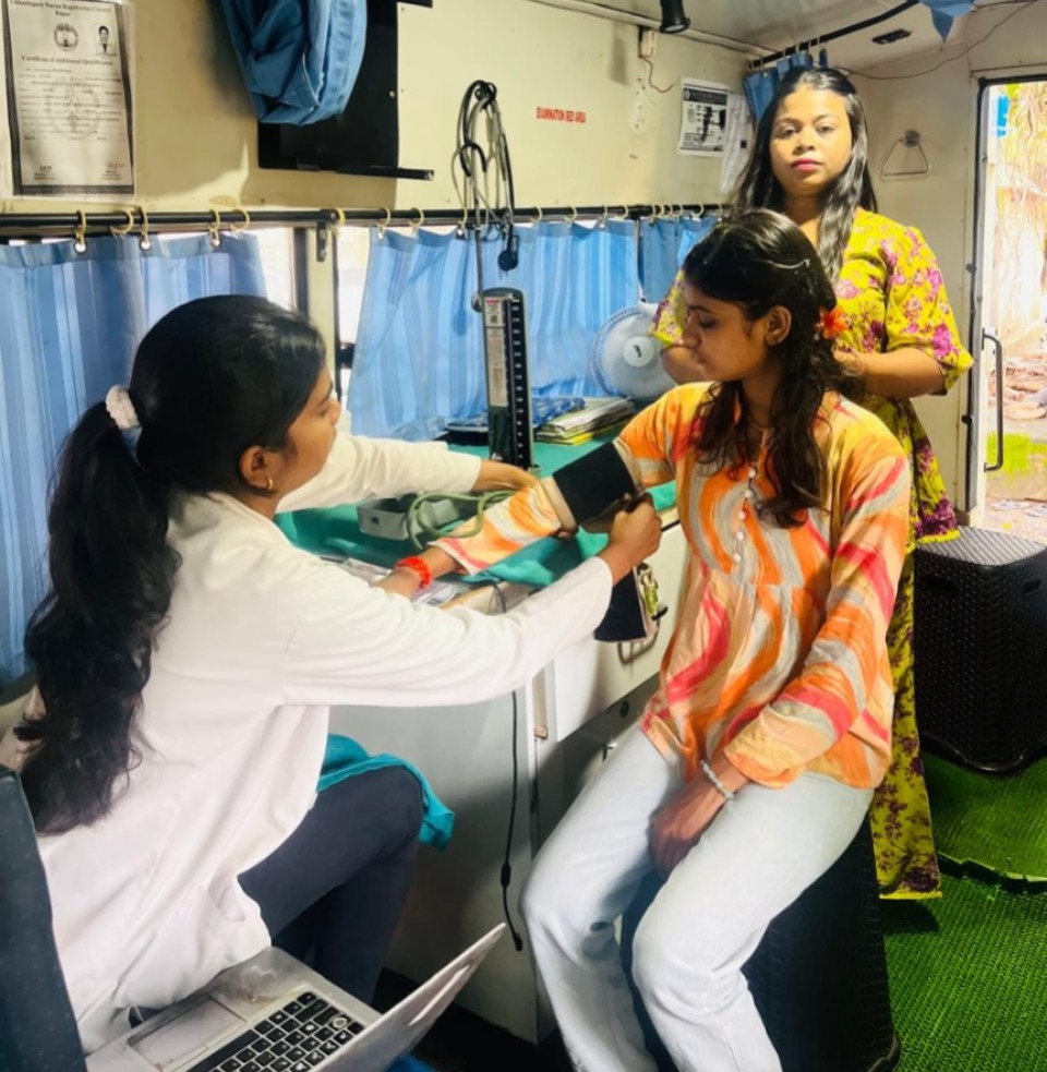 विशेष स्वास्थ्य शिविर में 71 छात्राओं की जाँच विशेष स्वास्थ्य शिविर में 71 छात्राओं की जाँच