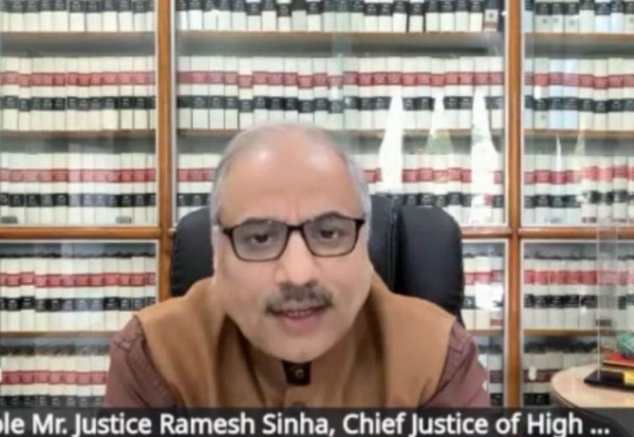 प्रत्येक मामले के पीछे एक मानवीय कहानी होती है संघर्ष की, आशा की, और न्यायपालिका में विश्वास की-मुख्य न्यायाधीश रमेश सिन्हा प्रत्येक मामले के पीछे एक मानवीय कहानी होती है संघर्ष की, आशा की, और न्यायपालिका में विश्वास की-मुख्य न्यायाधीश रमेश सिन्हा