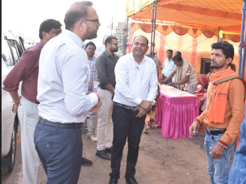 कलेक्टर ने डोंगरगढ़ पदयात्री मार्ग एवं प्रत्येक सेवा पंडालों का किया निरीक्षण कलेक्टर ने डोंगरगढ़ पदयात्री मार्ग एवं प्रत्येक सेवा पंडालों का किया निरीक्षण