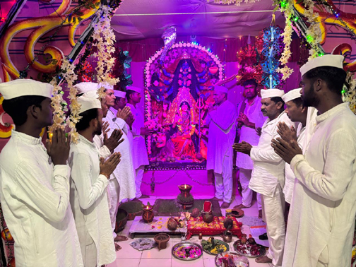 माँ दुर्गा की भक्ति से गूंजा केन्द्रीय जेल रायपुर, 802 बंदियों ने रखा व्रत माँ दुर्गा की भक्ति से गूंजा केन्द्रीय जेल रायपुर, 802 बंदियों ने रखा व्रत