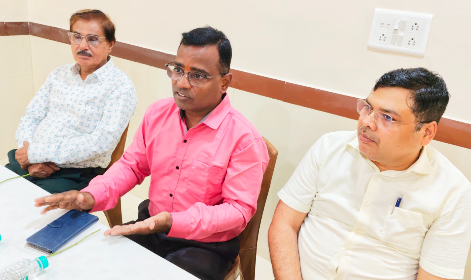 हौसलों से लक्ष्य हासिल किए जाते हैं, पैसों से नहीं: काले हौसलों से लक्ष्य हासिल किए जाते हैं, पैसों से नहीं: काले