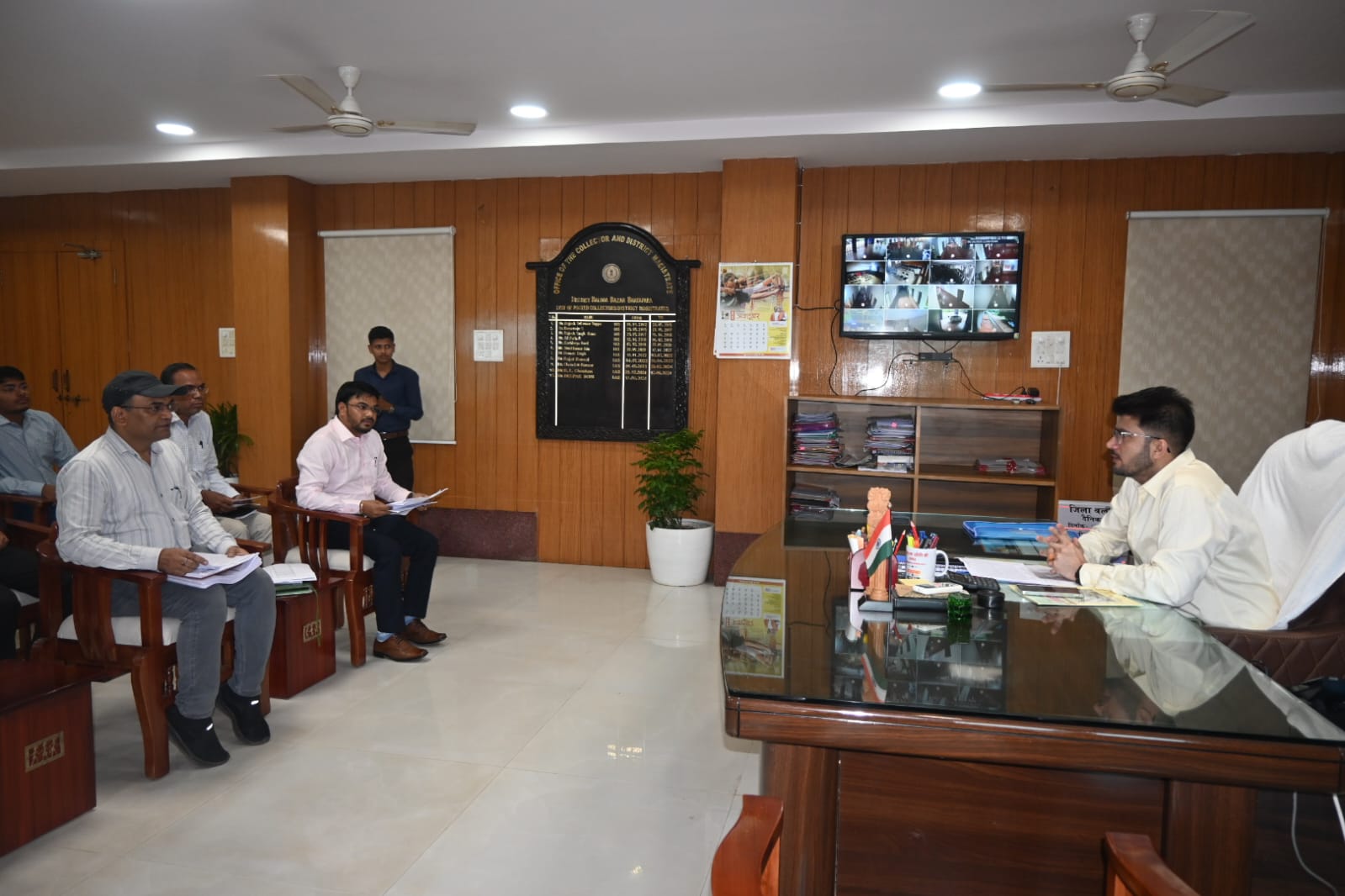 कलेक्टर ने की एग्रीस्टेक पंजीयन एवं धान खरीदी तैयारी की समीक्षा कलेक्टर ने की एग्रीस्टेक पंजीयन एवं धान खरीदी तैयारी की समीक्षा