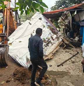 16 अवैध ठेले, गुमटी, 5 अवैध कब्जे हटाए गए 16 अवैध ठेले, गुमटी, 5 अवैध कब्जे हटाए गए