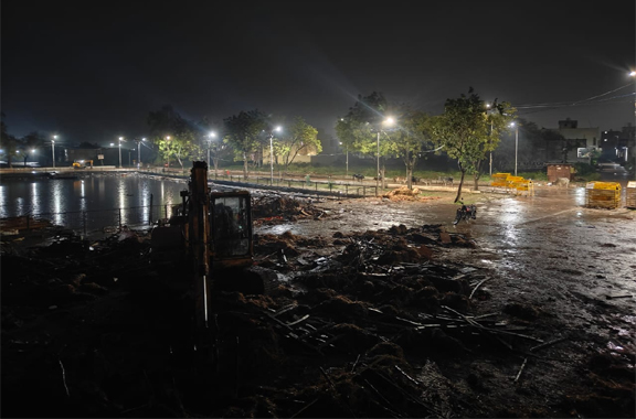 नगर निगम जोन 8 द्वारा विसर्जन कुण्ड की दुर्गोत्सव उपरांत रात्रिकालीन विशेष सफाई नगर निगम जोन 8 द्वारा विसर्जन कुण्ड की दुर्गोत्सव उपरांत रात्रिकालीन विशेष सफाई