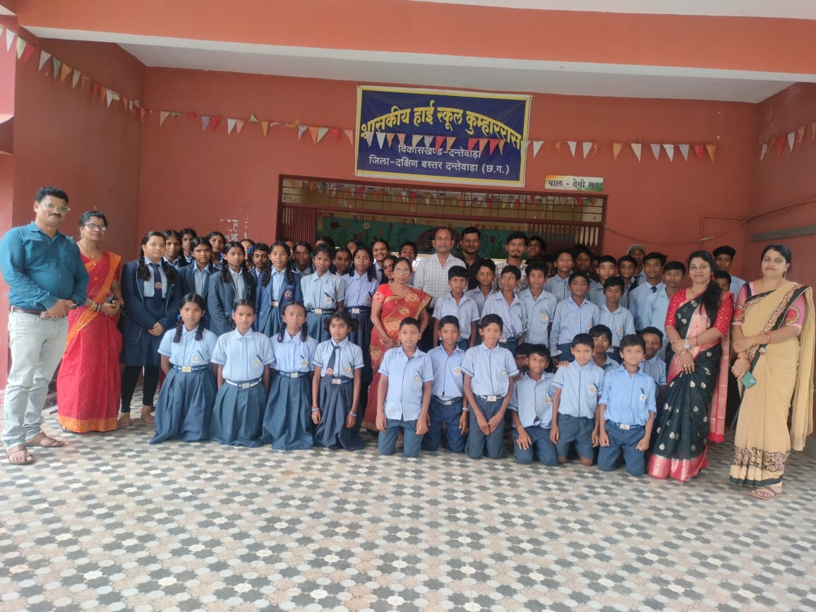 दंतेवाड़ा जिले के 42 स्कूलों में रानी लक्ष्मीबाई आत्मरक्षा प्रशिक्षण सत्र का आयोजन* दंतेवाड़ा जिले के 42 स्कूलों में रानी लक्ष्मीबाई आत्मरक्षा प्रशिक्षण सत्र का आयोजन*