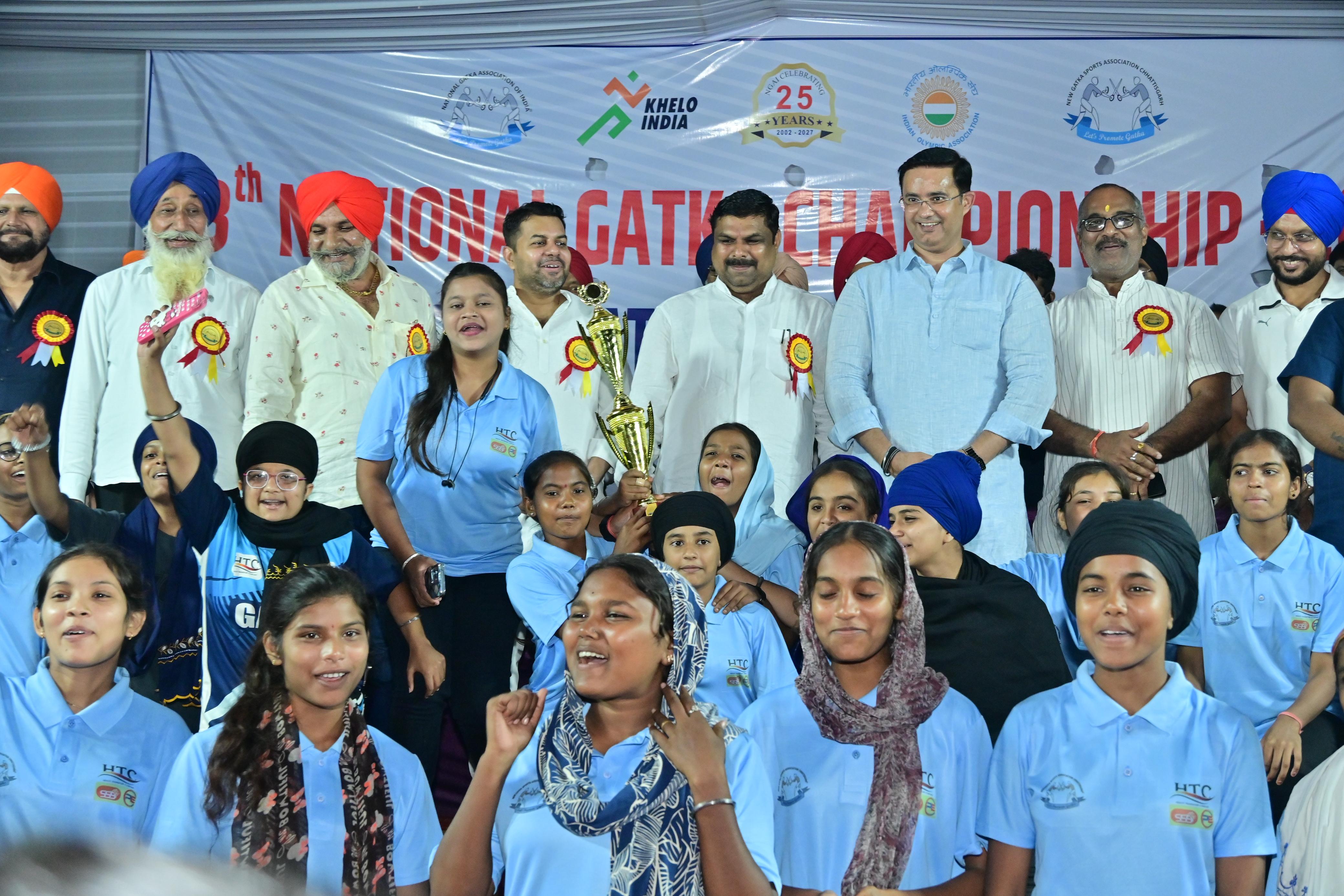 गतका चैंपियनशिप के विजेताओं को मंत्री गजेन्द्र यादव ने किया पुरस्कृत गतका चैंपियनशिप के विजेताओं को मंत्री गजेन्द्र यादव ने किया पुरस्कृत