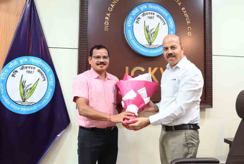 कृषि विश्वविद्यालय के नए कुलसचिव ने पदभार ग्रहण किया कृषि विश्वविद्यालय के नए कुलसचिव ने पदभार ग्रहण किया