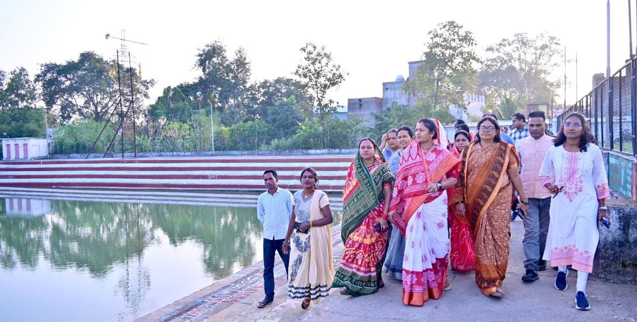 मंत्री श्रीमती लक्ष्मी राजवाड़े ने किया भटगांव छठ घाट का निरीक्षण मंत्री श्रीमती लक्ष्मी राजवाड़े ने किया भटगांव छठ घाट का निरीक्षण