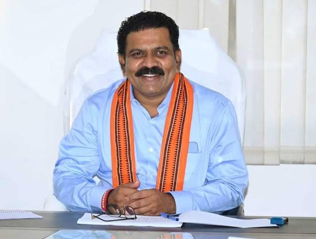 21 नक्सलियों के हथियार त्यागकर पुनर्वास पर उपमुख्यमंत्री श्री विजय शर्मा ने जताया हर्ष 21 नक्सलियों के हथियार त्यागकर पुनर्वास पर उपमुख्यमंत्री श्री विजय शर्मा ने जताया हर्ष