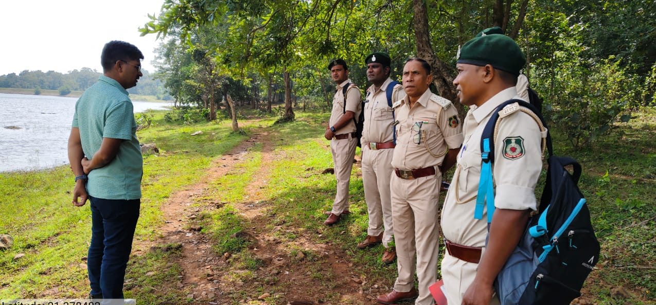 वनमण्डलाधिकारी ने अमरूवा एवं गोलझर क्षेत्र का किया निरीक्षण वनमण्डलाधिकारी ने अमरूवा एवं गोलझर क्षेत्र का किया निरीक्षण