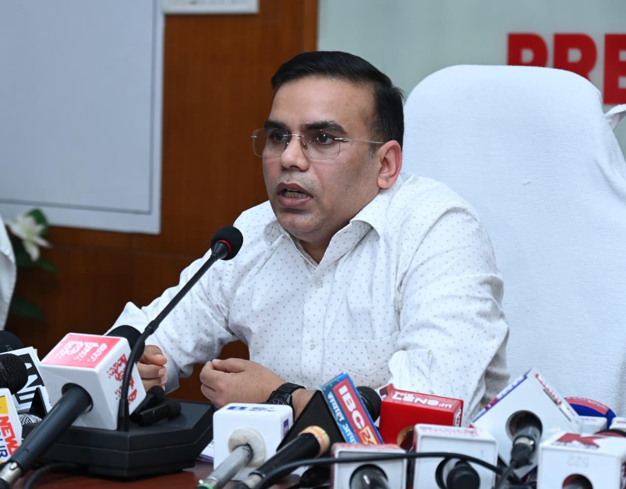 छत्तीसगढ़ में मतदाता सूची के विशेष गहन पुनरीक्षण प्रक्रिया की शुरुआत छत्तीसगढ़ में मतदाता सूची के विशेष गहन पुनरीक्षण प्रक्रिया की शुरुआत