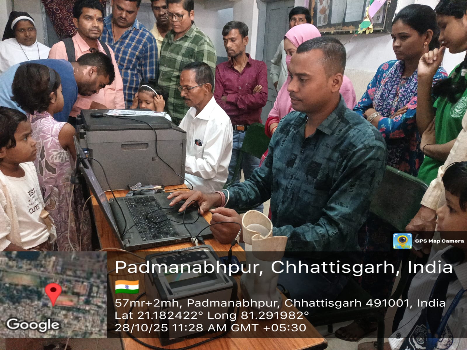 दुर्ग जिले के 40 केंद्रों में शिविर लगाकर किया आधार अपडेशन का कार्य दुर्ग जिले के 40 केंद्रों में शिविर लगाकर किया आधार अपडेशन का कार्य