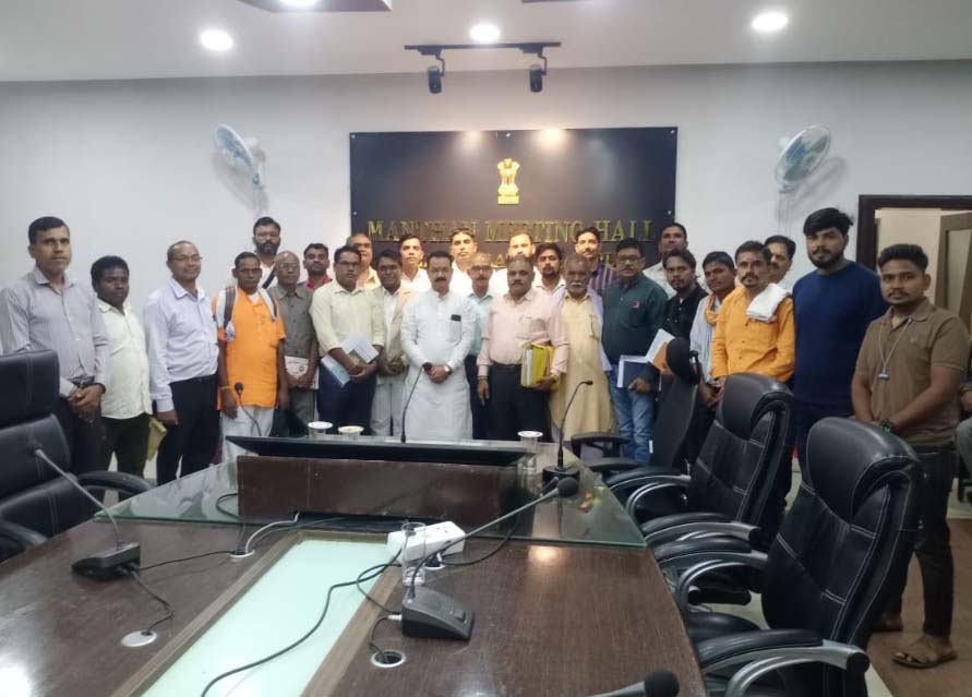 निराश्रित पशुओं के बेहतर प्रबंधन पर विचार-विमर्श निराश्रित पशुओं के बेहतर प्रबंधन पर विचार-विमर्श