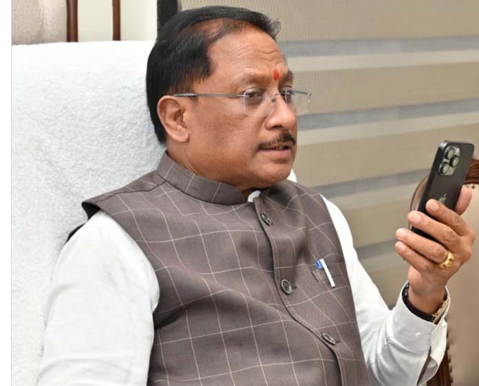 मुख्यमंत्री विष्णुदेव साय ने बिलासपुर के पास हुई ट्रेन दुर्घटना पर गहरा दु:ख व्यक्त किया मुख्यमंत्री विष्णुदेव साय ने बिलासपुर के पास हुई ट्रेन दुर्घटना पर गहरा दु:ख व्यक्त किया