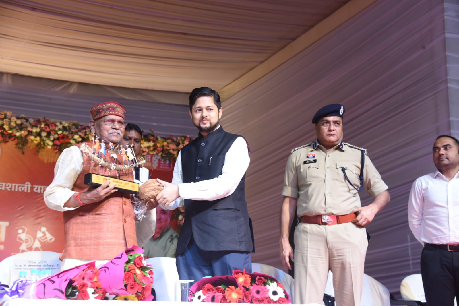 जिला स्तरीय राज्योत्सव का समापन रंगारंग सांस्कृतिक कार्यक्रम के साथ जिला स्तरीय राज्योत्सव का समापन रंगारंग सांस्कृतिक कार्यक्रम के साथ