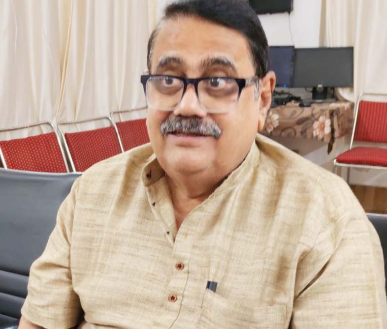 डॉ. हेडगेवार के जीवन चारित्र को दो घंटे के नाटक में समेटना आसान नहीं: डॉ. प्रधान डॉ. हेडगेवार के जीवन चारित्र को दो घंटे के नाटक में समेटना आसान नहीं: डॉ. प्रधान