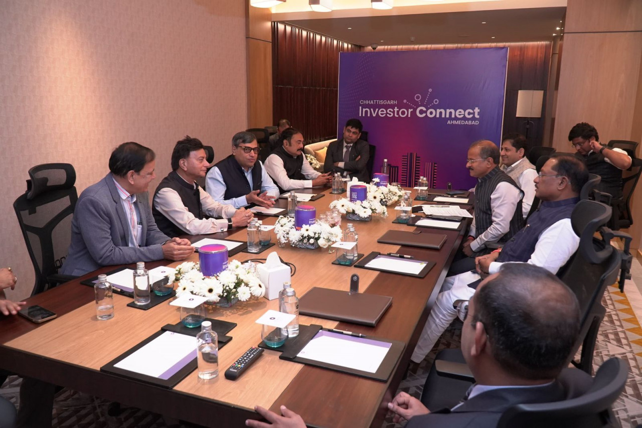 छत्तीसगढ़ और गुजरात के बीच विकास, तकनीक, संस्कृति और निवेश का नया अध्याय छत्तीसगढ़ और गुजरात के बीच विकास, तकनीक, संस्कृति और निवेश का नया अध्याय