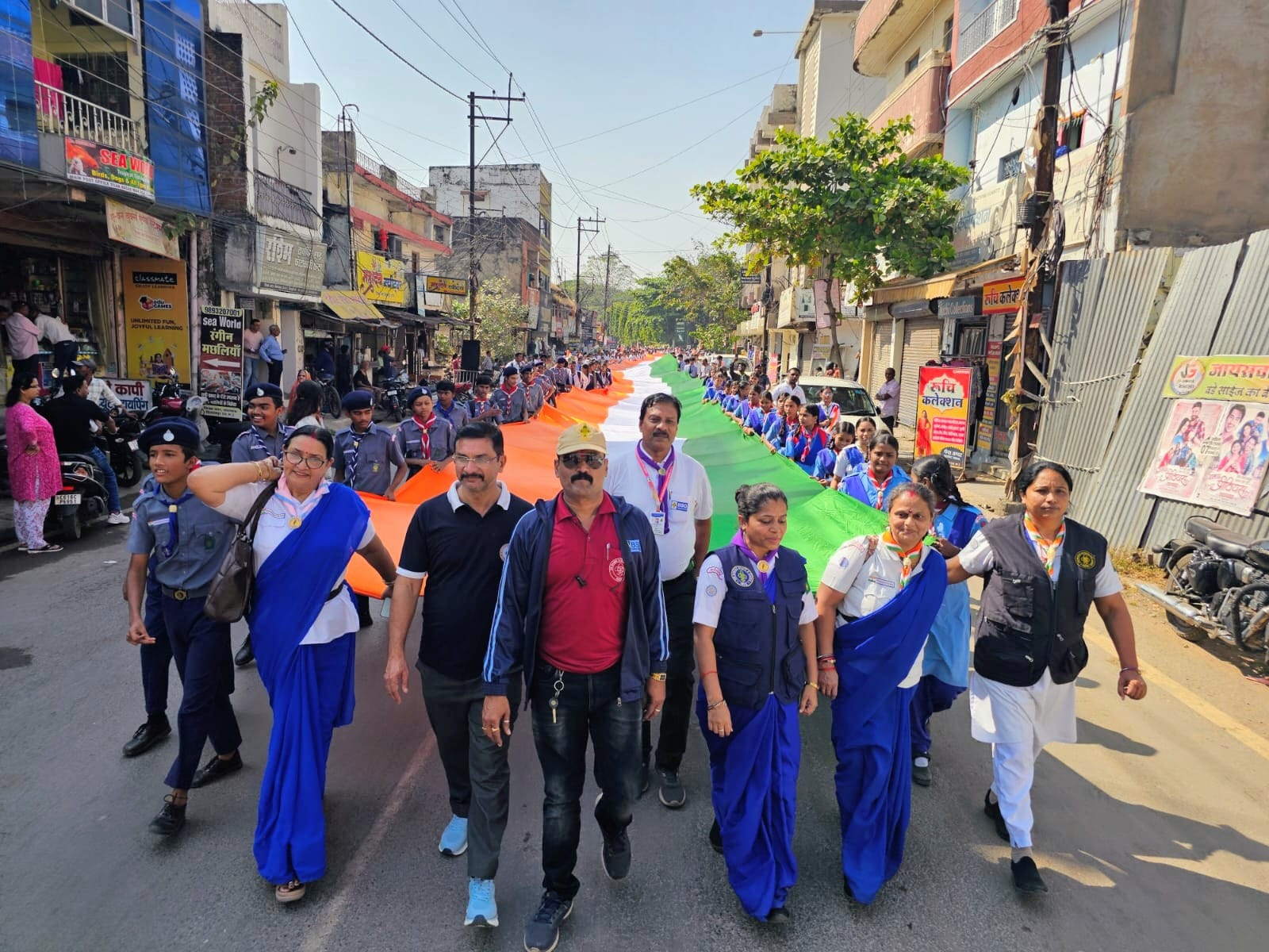 यूनिटी मार्च में भारत स्काउट्स एवं गाइड्स बिलासपुर की उत्साहपूर्ण सहभागिता, गूंजे एकता और आत्मनिर्भरता के नारे यूनिटी मार्च में भारत स्काउट्स एवं गाइड्स बिलासपुर की उत्साहपूर्ण सहभागिता, गूंजे एकता और आत्मनिर्भरता के नारे