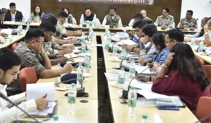 अपर मुख्य सचिव गृह ने ली एलडब्ल्यूई जिलों में विकास कार्यों और शासकीय योजनाओं के क्रियान्वयन की समीक्षा बैठक अपर मुख्य सचिव गृह ने ली एलडब्ल्यूई जिलों में विकास कार्यों और शासकीय योजनाओं के क्रियान्वयन की समीक्षा बैठक