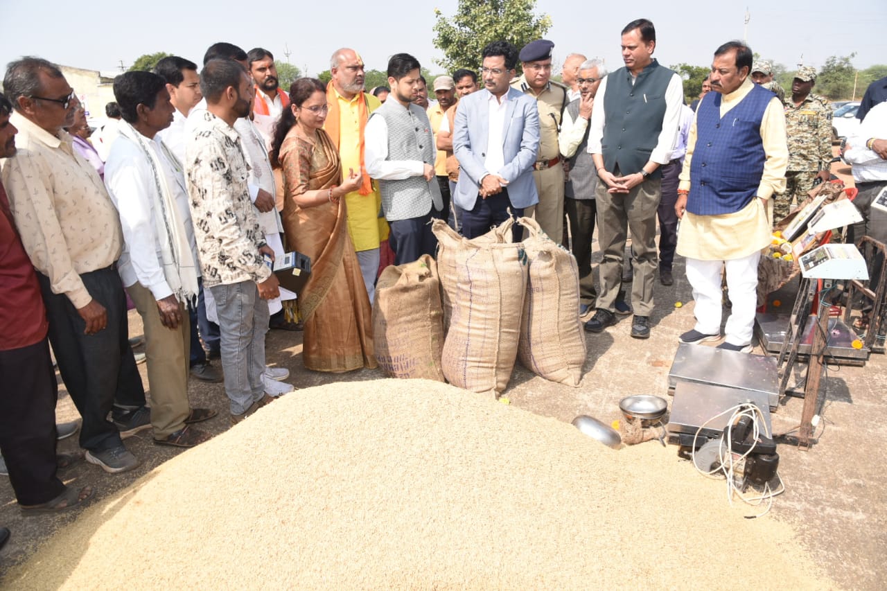 किसानों का महापर्व, धान खरीदी तिहार का शुभारंभ किसानों का महापर्व, धान खरीदी तिहार का शुभारंभ