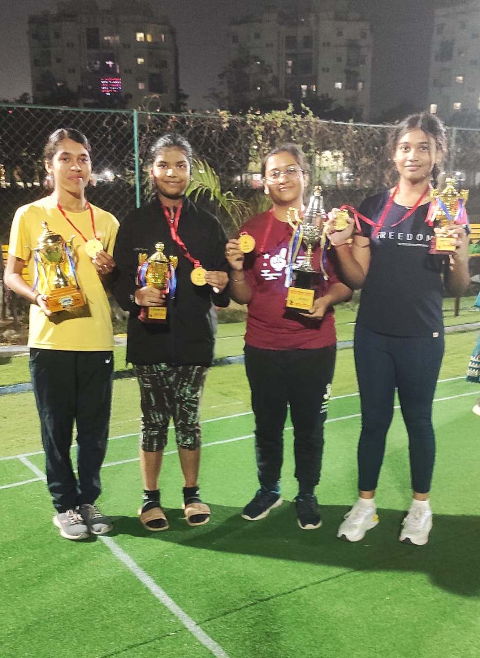 वंशिका और रवीना ने जीता अटल बैडमिंटन चैंपियनशिप का खिताब वंशिका और रवीना ने जीता अटल बैडमिंटन चैंपियनशिप का खिताब