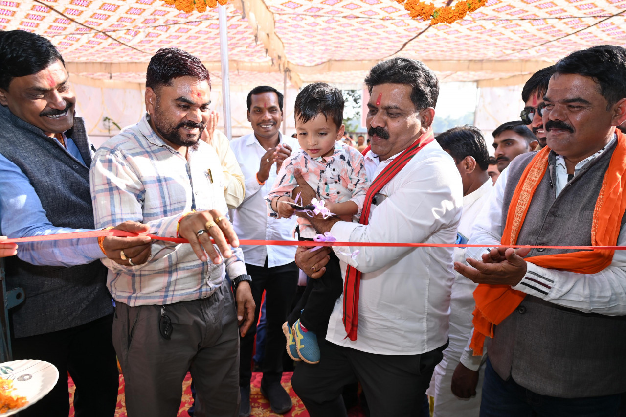 उपमुख्यमंत्री विजय शर्मा ने देवांगन समाज एवं क्षत्रिय पवार समाज के सामुदायिक भवनों का किया लोकार्पण उपमुख्यमंत्री विजय शर्मा ने देवांगन समाज एवं क्षत्रिय पवार समाज के सामुदायिक भवनों का किया लोकार्पण