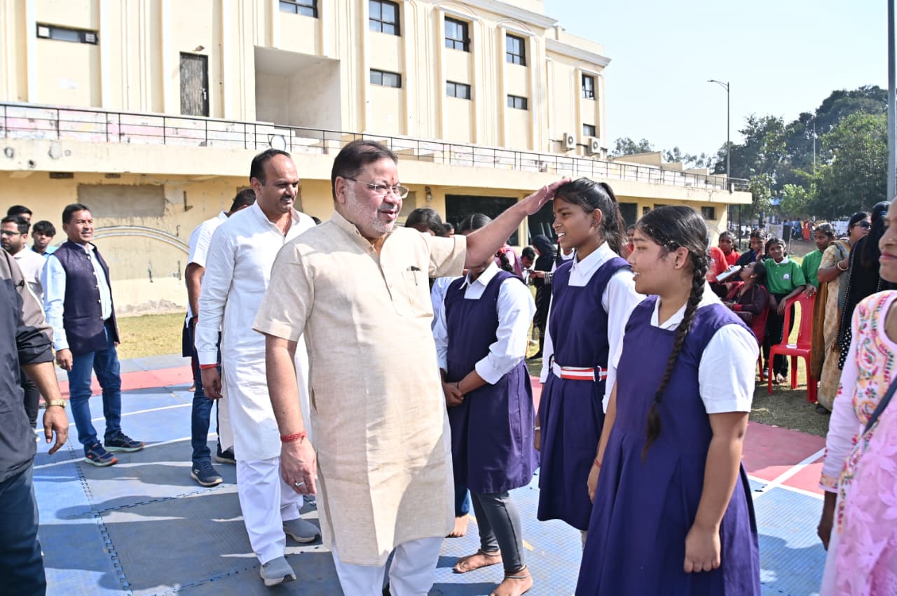 विधायक सुनील सोनी ने सांसद खेल महोत्सव का किया शुभारंभ विधायक सुनील सोनी ने सांसद खेल महोत्सव का किया शुभारंभ