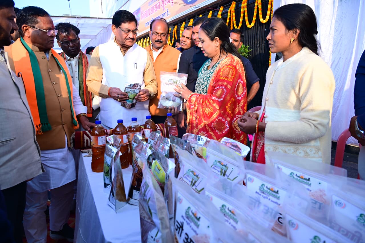 जनजातीय गौरव दिवस पर “सूरजधारा” ब्रांड का शुभारंभ जनजातीय गौरव दिवस पर “सूरजधारा” ब्रांड का शुभारंभ