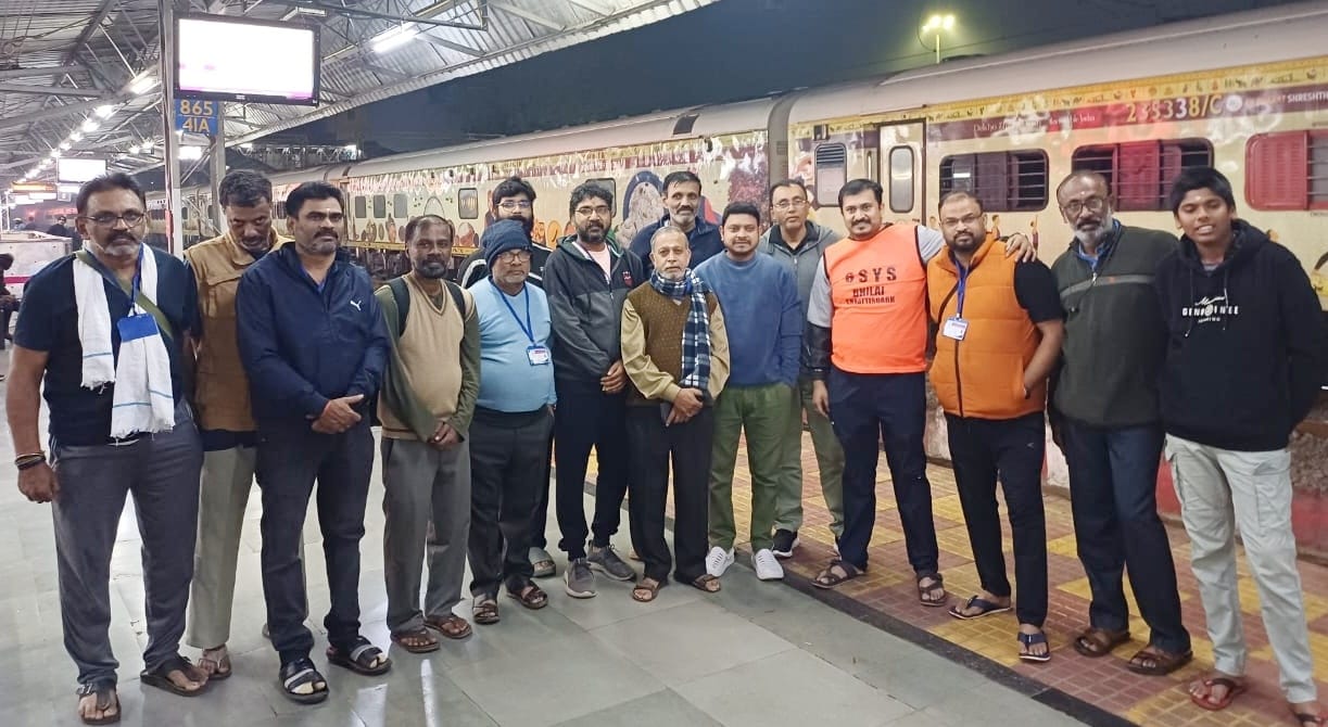 शबरीमाला में अय्यप्पा के दर्शन करने 24 लोगों का जत्था केरल रवाना शबरीमाला में अय्यप्पा के दर्शन करने 24 लोगों का जत्था केरल रवाना