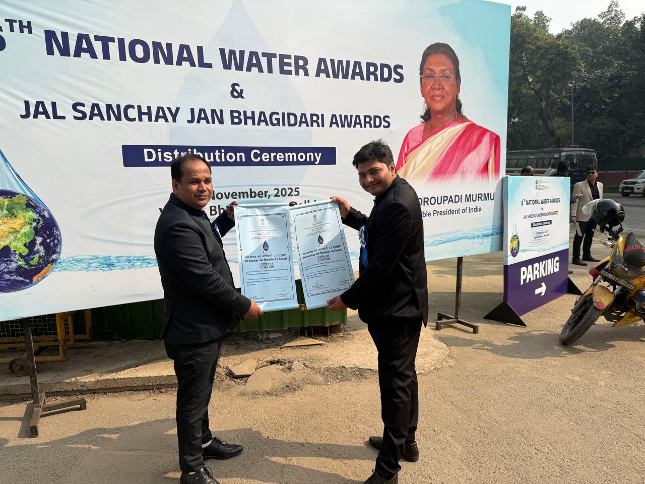 जल संरक्षण के क्षेत्र में उल्लेखनीय कार्य पर छत्तीसगढ़ को मिले तीन राष्ट्रीय जल पुरस्कार जल संरक्षण के क्षेत्र में उल्लेखनीय कार्य पर छत्तीसगढ़ को मिले तीन राष्ट्रीय जल पुरस्कार