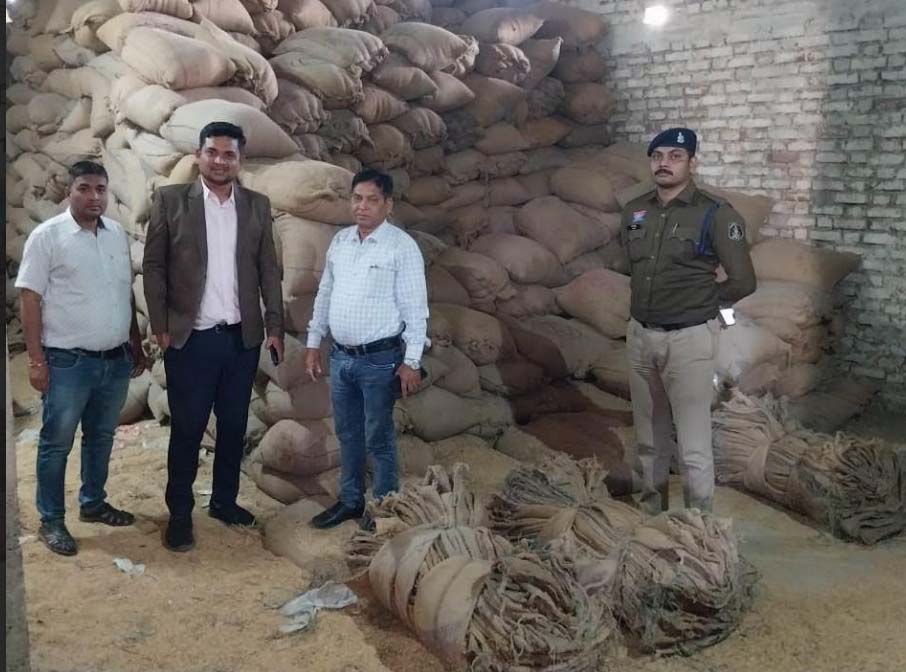 राजनांदगांव में 57 लाख 28 हजार 800 रूपए मूल्य का 1848 क्विंटल अवैध धान जप्त राजनांदगांव में 57 लाख 28 हजार 800 रूपए मूल्य का 1848 क्विंटल अवैध धान जप्त