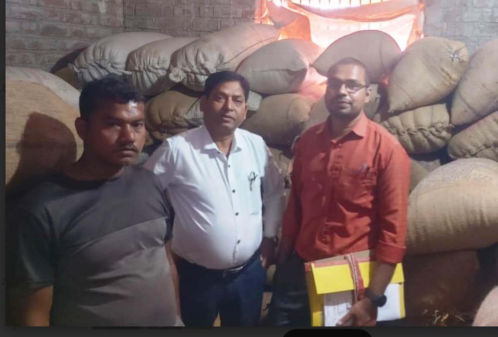 आज 18 प्रकरणों में 75 लाख 86 हजार रूपए मूल्य का 6118 बोरा अवैध धान एवं 4 वाहन जप्त आज 18 प्रकरणों में 75 लाख 86 हजार रूपए मूल्य का 6118 बोरा अवैध धान एवं 4 वाहन जप्त