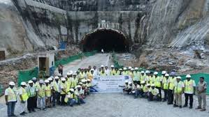 छत्तीसगढ़ की पहली राष्ट्रीय राजमार्ग सुरंग का ऐतिहासिक ब्रेकथ्रू पूरा, तीन राज्यों की कनेक्टिविटी को नई रफ्तार छत्तीसगढ़ की पहली राष्ट्रीय राजमार्ग सुरंग का ऐतिहासिक ब्रेकथ्रू पूरा, तीन राज्यों की कनेक्टिविटी को नई रफ्तार