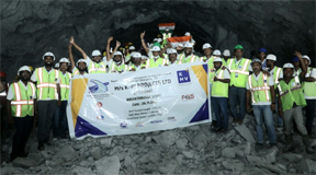 छत्तीसगढ़ के पहले राष्ट्रीय राजमार्ग सुरंग का ब्रेकथ्रू पूरा छत्तीसगढ़ के पहले राष्ट्रीय राजमार्ग सुरंग का ब्रेकथ्रू पूरा