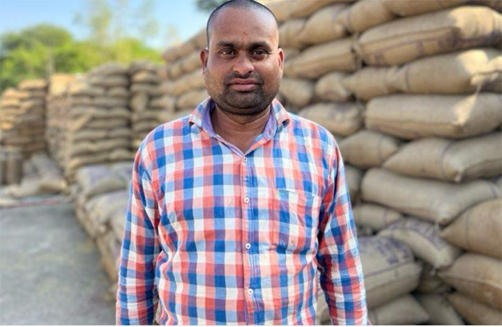 धान खरीदी व्यवस्था से किसानों में बढ़ा उत्साह, सरल प्रक्रिया से मिल रहा सीधा लाभ धान खरीदी व्यवस्था से किसानों में बढ़ा उत्साह, सरल प्रक्रिया से मिल रहा सीधा लाभ