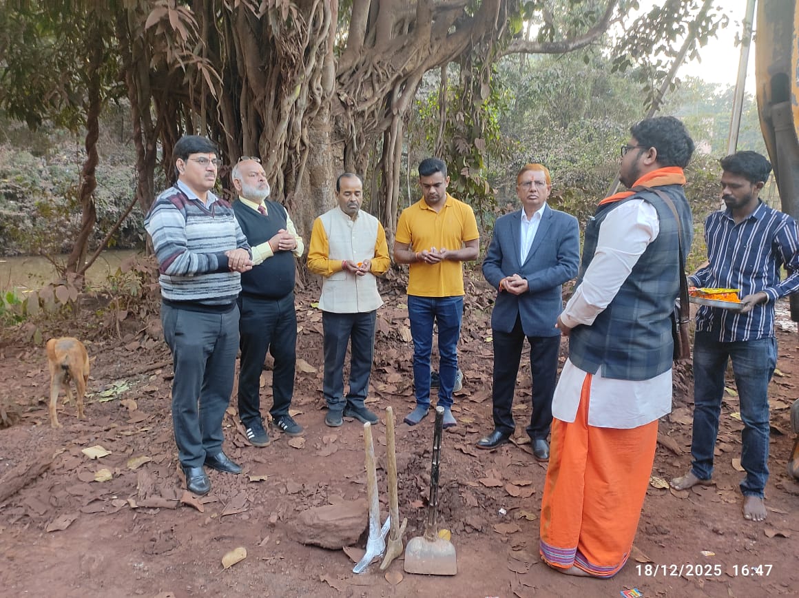 भिलाई इस्पात संयंत्र ने महामाया माइंस–गोटूलमुंडा चौक सीमेंट कंक्रीट सड़क परियोजना का किया शुभारंभ भिलाई इस्पात संयंत्र ने महामाया माइंस–गोटूलमुंडा चौक सीमेंट कंक्रीट सड़क परियोजना का किया शुभारंभ
