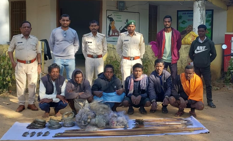 वन विभाग की बड़ी कार्रवाई- उदंती-सीतानदी अभयारण्य क्षेत्र में 6 शिकारी गिरफ्तार वन विभाग की बड़ी कार्रवाई- उदंती-सीतानदी अभयारण्य क्षेत्र में 6 शिकारी गिरफ्तार