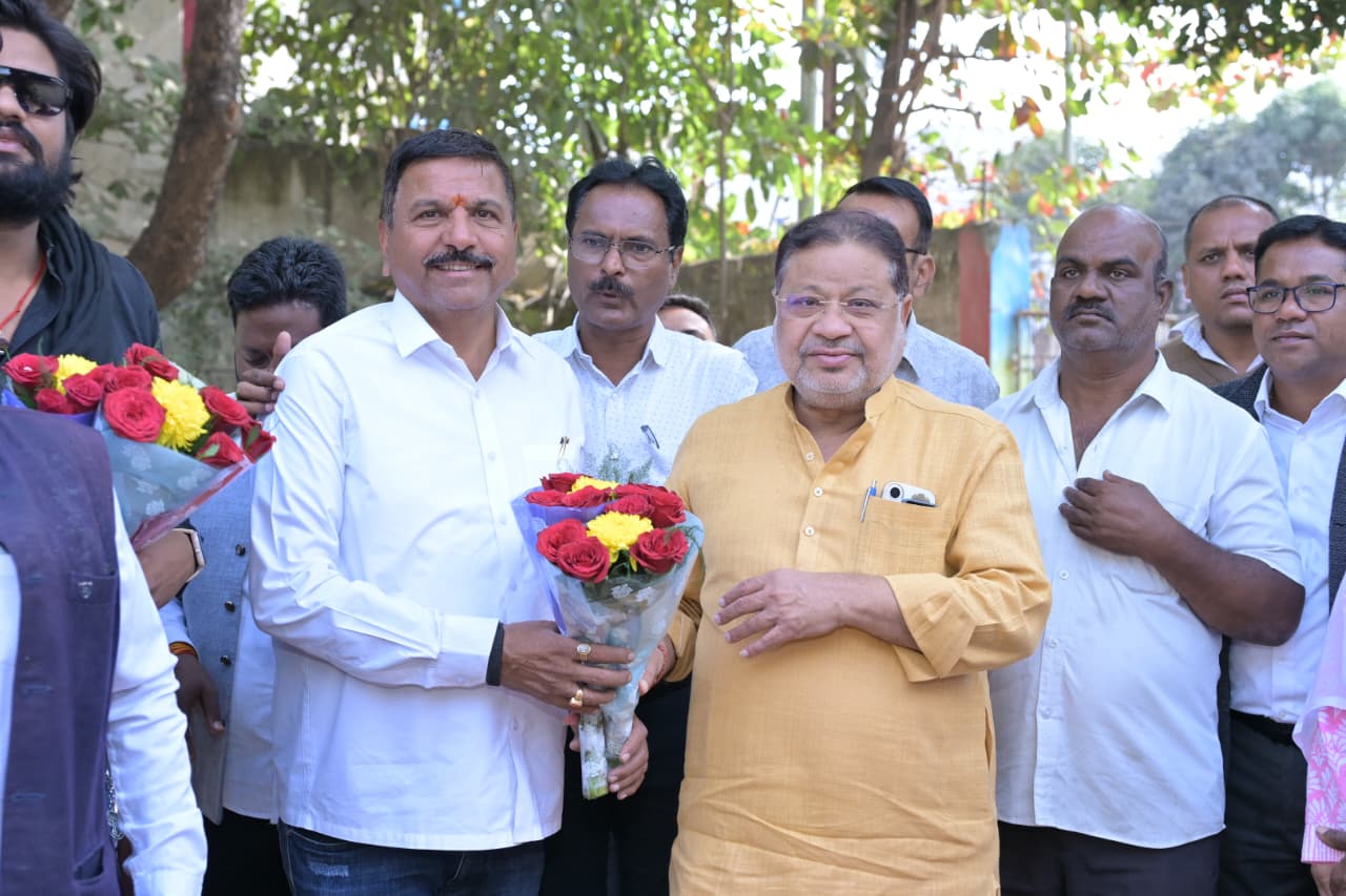 विधायक सुनील सोनी ने सरस्वती कन्या शाला में अतिरिक्त कक्ष निर्माण के लिए किया भूमिपूजन विधायक सुनील सोनी ने सरस्वती कन्या शाला में अतिरिक्त कक्ष निर्माण के लिए किया भूमिपूजन