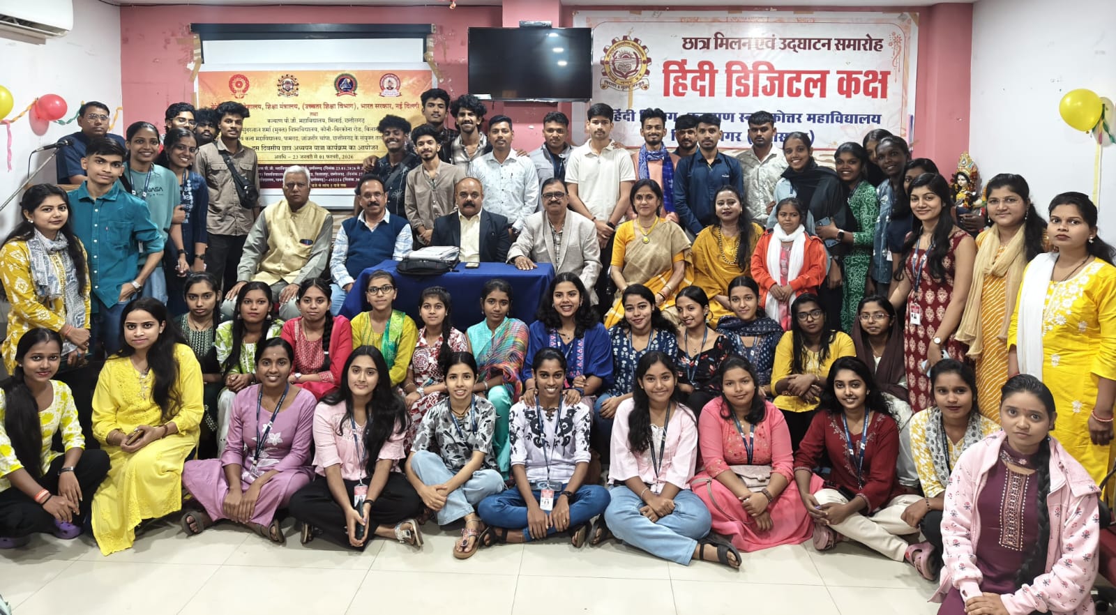 अहिंदी भाषी विद्यार्थियों ने अध्ययन यात्रा में जाना भिलाई में क्या है हिंदी का महत्व अहिंदी भाषी विद्यार्थियों ने अध्ययन यात्रा में जाना भिलाई में क्या है हिंदी का महत्व