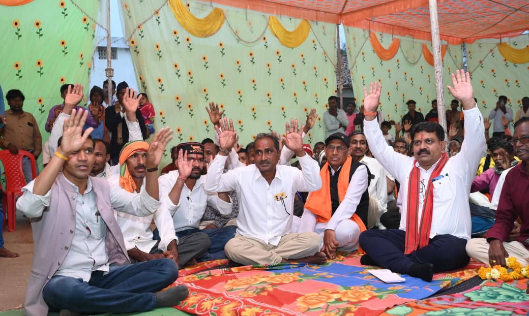 उपमुख्यमंत्री विजय शर्मा ग्राम कुटकीपारा एवं महराटोला में नवधा रामायण कार्यक्रमों में हुए शामिल उपमुख्यमंत्री विजय शर्मा ग्राम कुटकीपारा एवं महराटोला में नवधा रामायण कार्यक्रमों में हुए शामिल