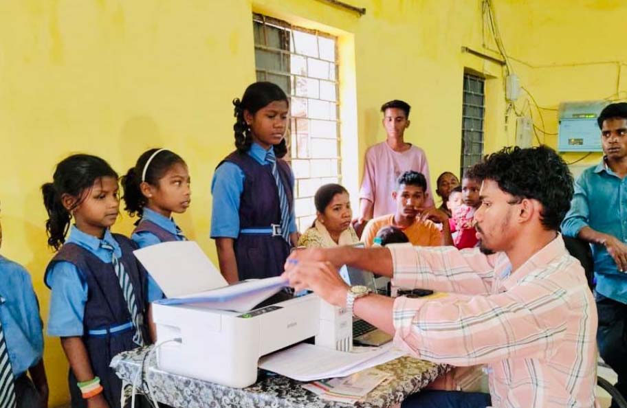 जन सुविधा शिविरों से बदल रही सुकमा की तस्वीर जन सुविधा शिविरों से बदल रही सुकमा की तस्वीर