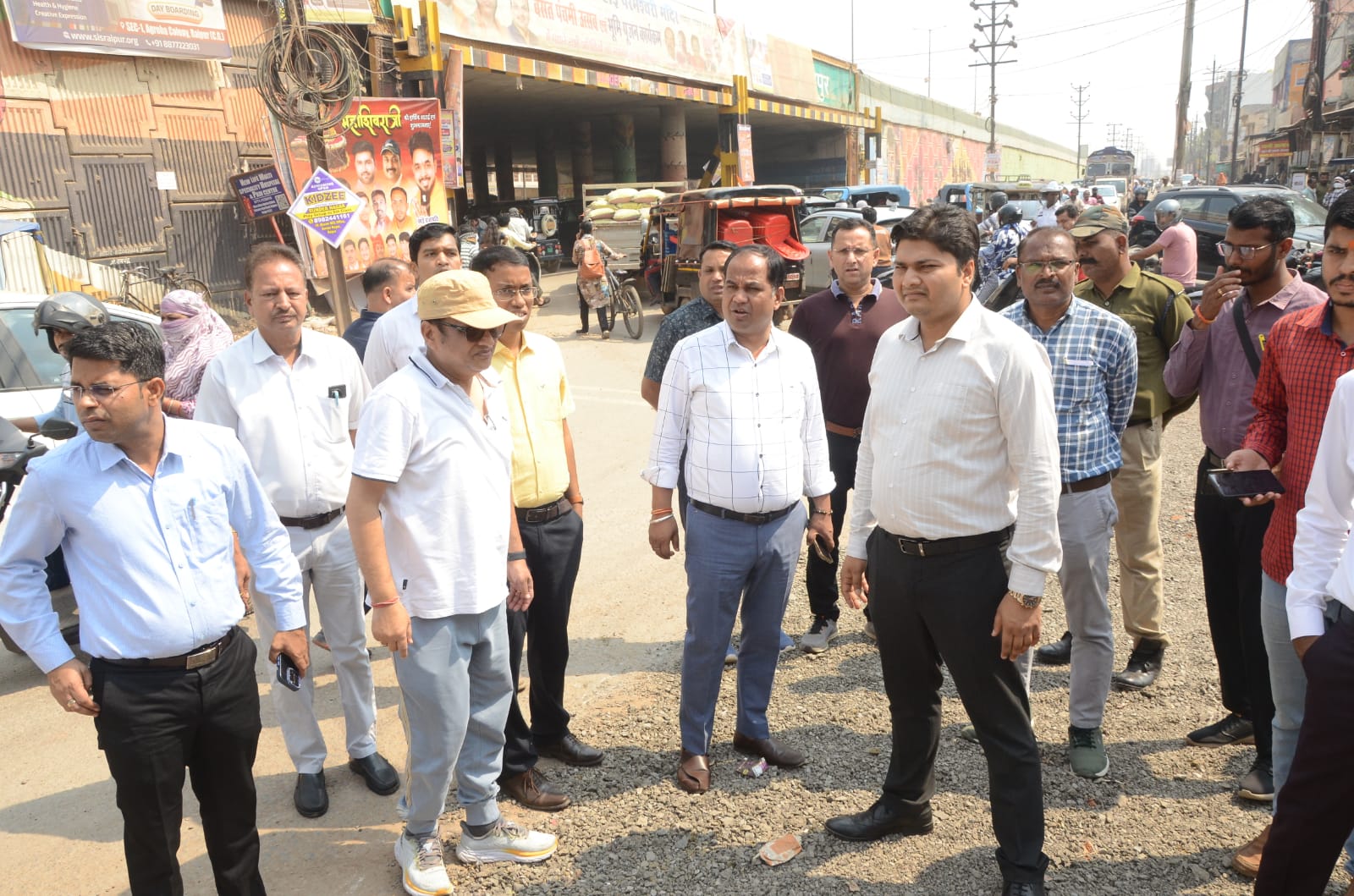 कलेक्टर, नगर निगम आयुक्त, ट्रैफिक डीसीपी उतरे सड़कों पर कलेक्टर, नगर निगम आयुक्त, ट्रैफिक डीसीपी उतरे सड़कों पर